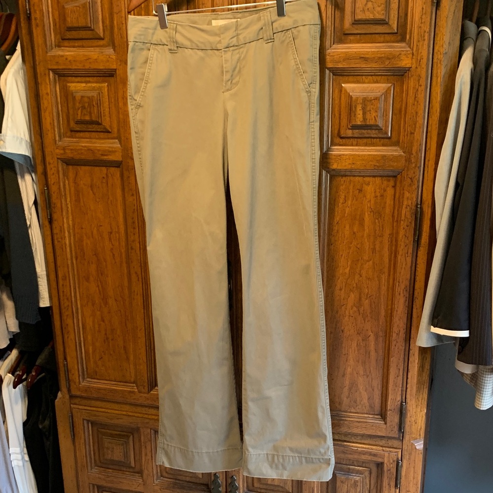 Gap Favorite chino trouser Classic Khaki Straight-Leg Pants 6 long
